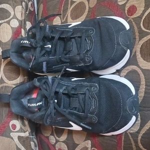 Nike Air Max Revolution 2Size 6.5 Black